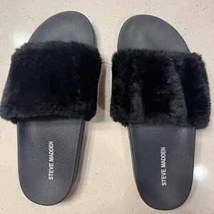 Steve Madden SOFTEY Faux Fur Slides